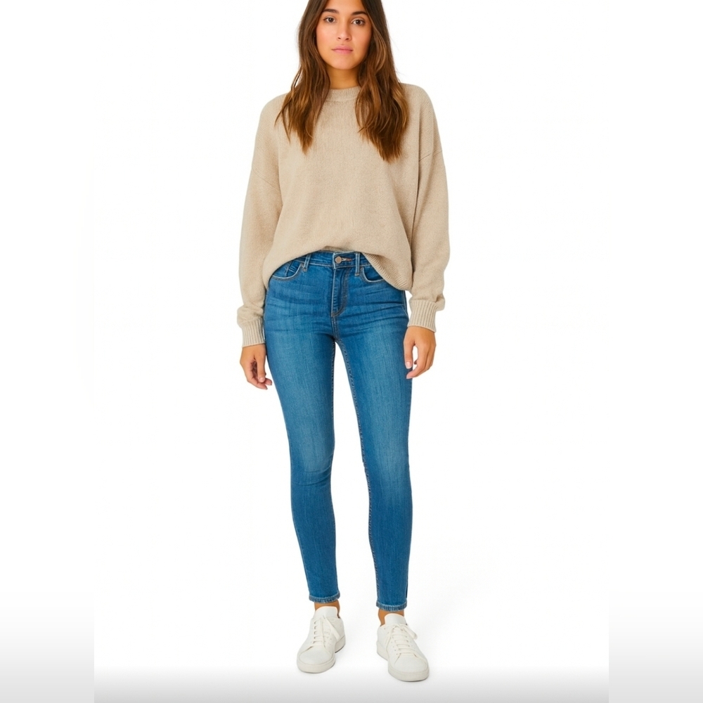 Kensie Effortless Ankle Distressed Mid-rise jeans stretchy, size 2/26